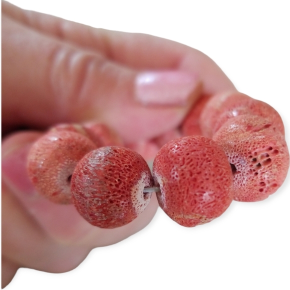 Vintage Mid Century Coral Beaded Necklace - Picture 6 of 8